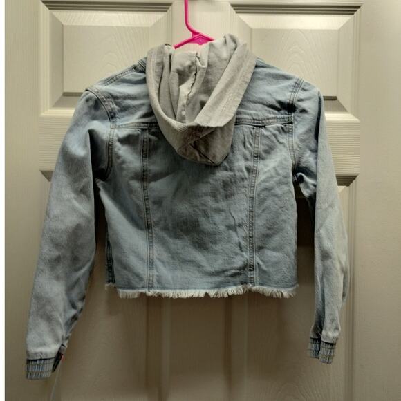 Cat & Jack Girls' Size Medium Light Wash Denim Hooded Frayed Hem Jean Jacket NWT - Picture 2 of 8
